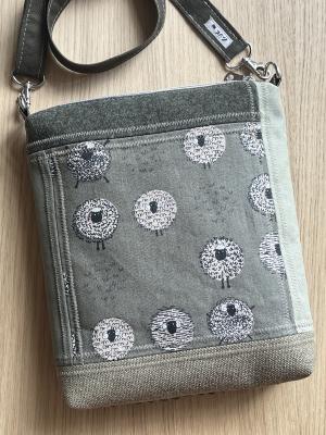"Flickenwerk II/5" (khaki-beige) - SCHAFE